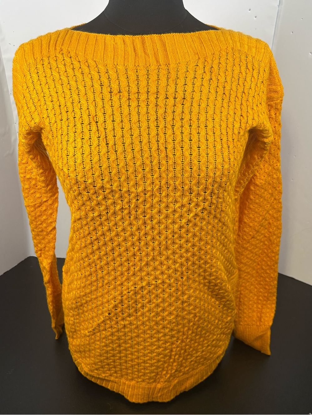 Lee Women's Textured Scoop Neck Sweater - Mustard